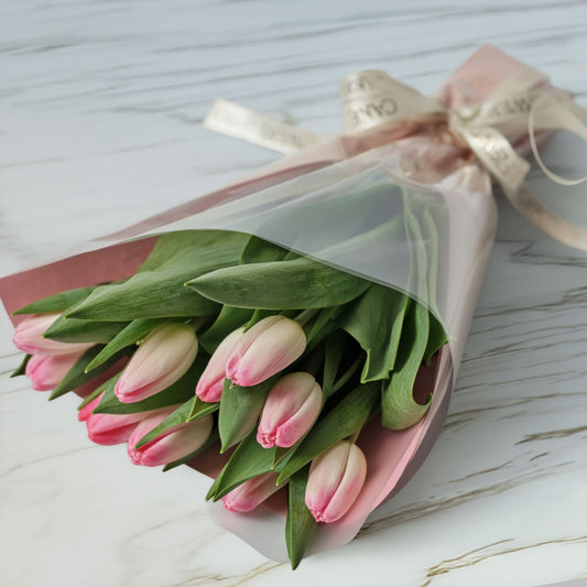 Seasonal tulip bunch